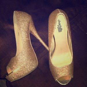 Gold Heels 👠